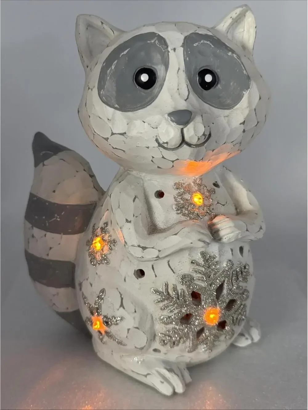 Cracker Barrel Lighted Raccoon LED Flicker Candle Woodland Christmas Lodge 10”